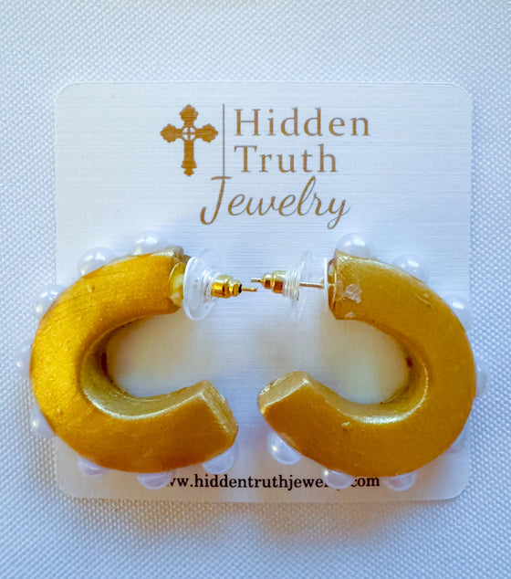 Hidden Truth Small Pearl Hoop (Philippians 4:13)