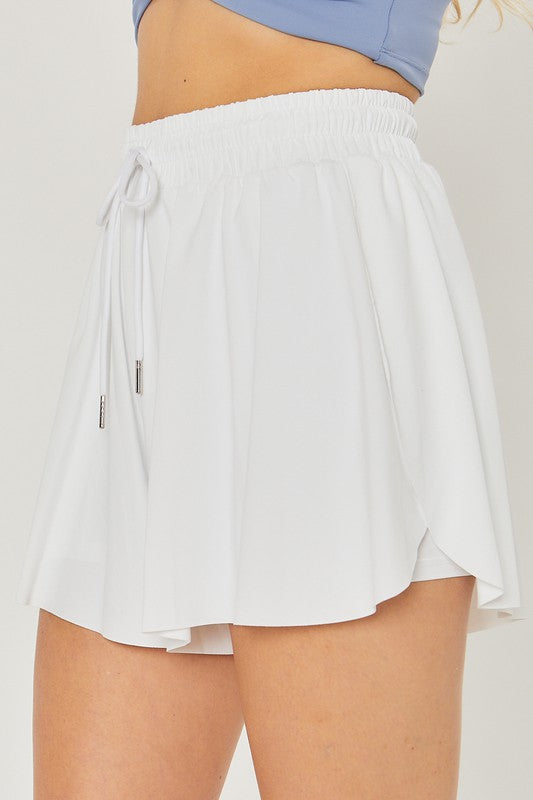 Sight Seeing Shorts - White