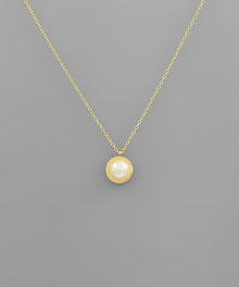  Round Pearl & Textured Pendant Necklace
