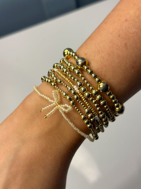 Dainty Bow Beaded Bracelet